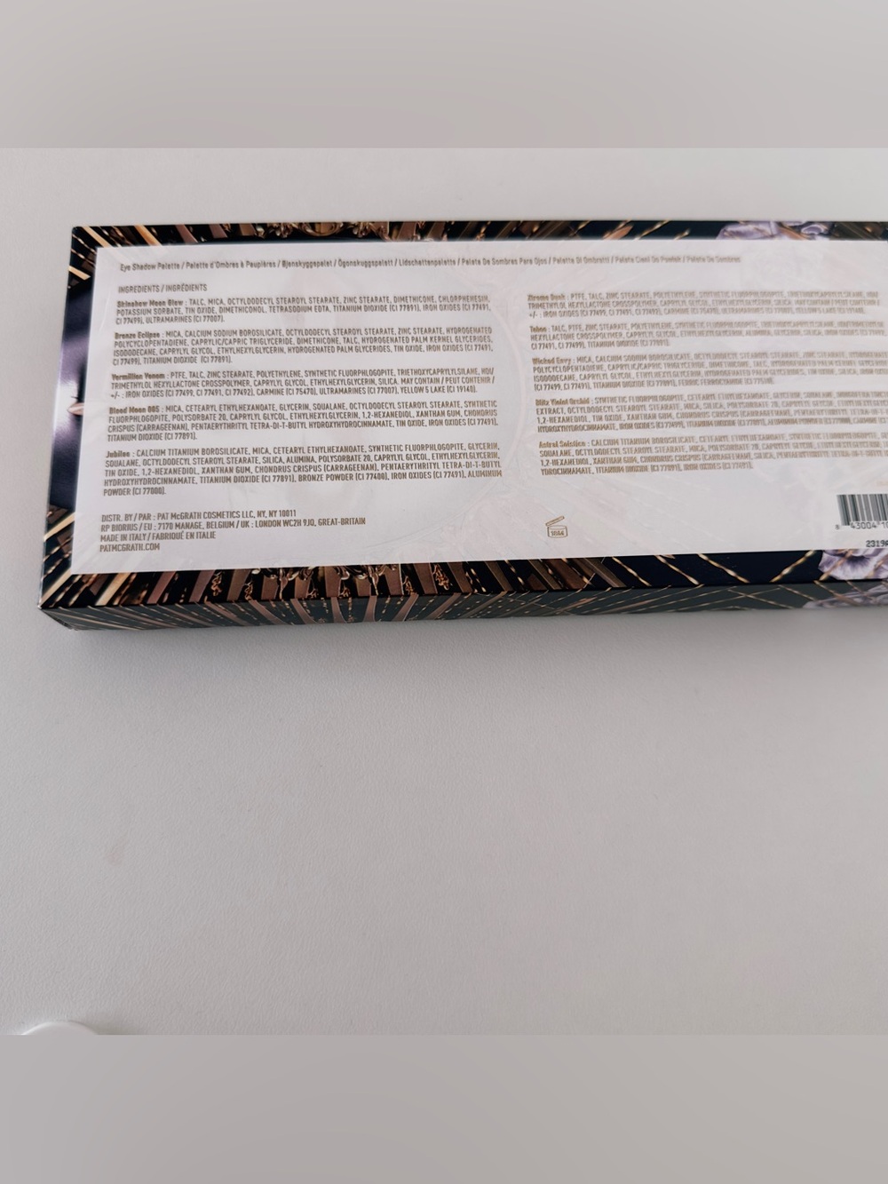 Pat McGrath Mothership VI: Midnight Sun Eyeshadow Palette - Picture 3 of 14